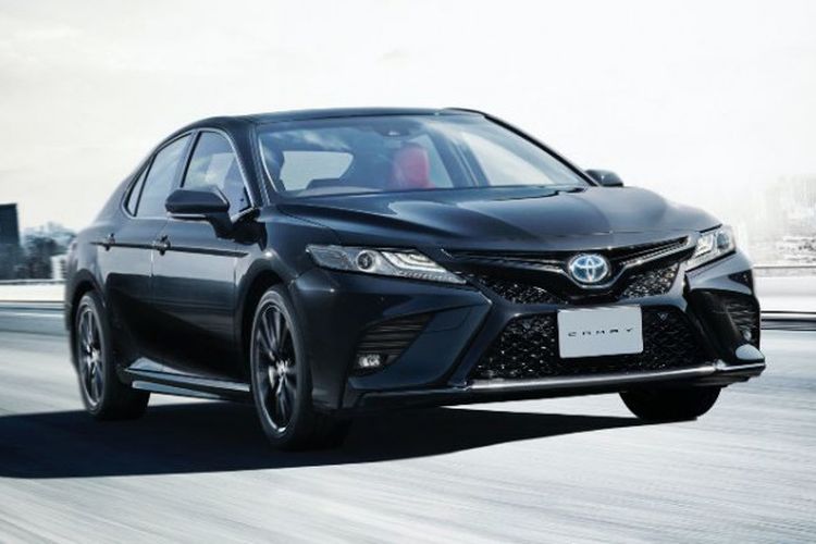 Rayakan Hari Jadi Ke-40, Toyota Luncurkan Camry Black Edition